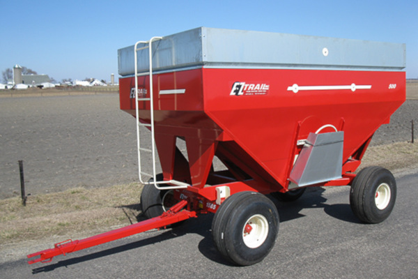 E-Z Trail | Gravity Wagons | Gravity Wagons for sale at H&R Agri-Power, Kentucky, Illinois, Tennessee, Alabama, Mississippi and Indiana