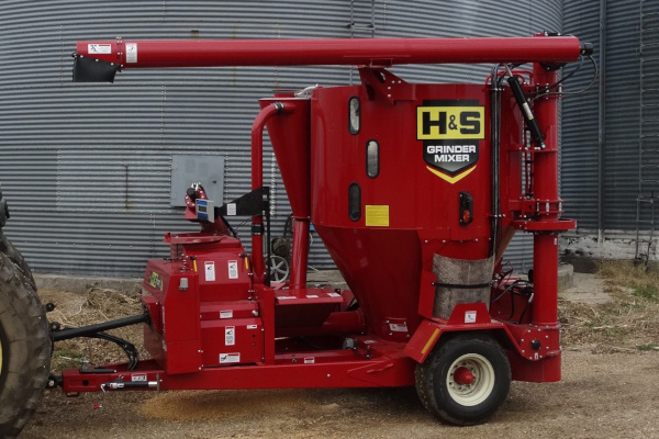 H&S RM9117 GRINDER MIXER for sale at H&R Agri-Power, Kentucky, Illinois, Tennessee, Alabama, Mississippi and Indiana H&S RM9117 GRINDER MIXER for sale at H&R Agri-Power, Kentucky, Illinois, Tennessee, Alabama, Mississippi and Indiana