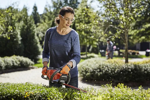 Husqvarna | Yard & Grounds Care | Hedge Trimmers for sale at H&R Agri-Power, Kentucky, Illinois, Tennessee, Alabama, Mississippi and Indiana