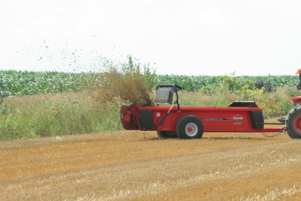 Kuhn | Rear-Discharge Spreaders | 1200 Series for sale at H&R Agri-Power, Kentucky, Illinois, Tennessee, Alabama, Mississippi and Indiana