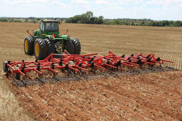 Kuhn 4000-35 for sale at H&R Agri-Power, Kentucky, Illinois, Tennessee, Alabama, Mississippi and Indiana Kuhn 4000-35 for sale at H&R Agri-Power, Kentucky, Illinois, Tennessee, Alabama, Mississippi and Indiana