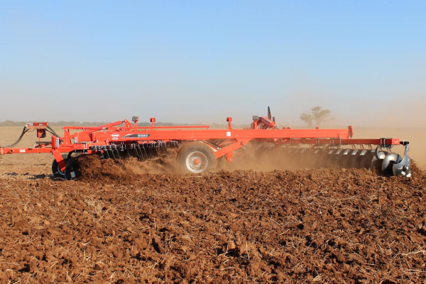 Kuhn | Class III: Primary Tillage | 8320 Tandem for sale at H&R Agri-Power, Kentucky, Illinois, Tennessee, Alabama, Mississippi and Indiana