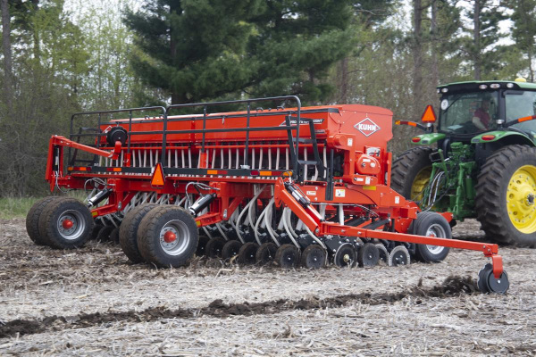 Kuhn 9400NT 12.5' - 7.5"/10" spacing for sale at H&R Agri-Power, Kentucky, Illinois, Tennessee, Alabama, Mississippi and Indiana Kuhn 9400NT 12.5' - 7.5"/10" spacing for sale at H&R Agri-Power, Kentucky, Illinois, Tennessee, Alabama, Mississippi and Indiana