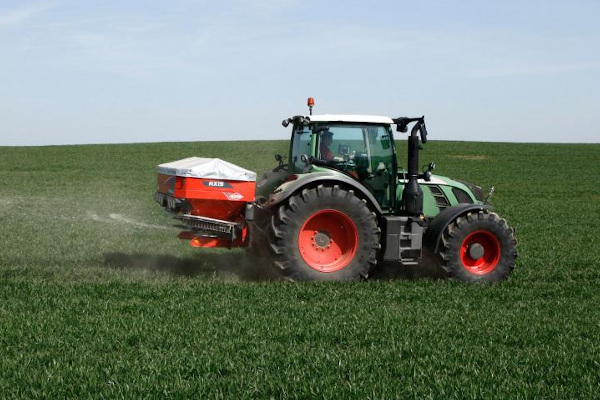 Kuhn | Fertilizer Spreaders | Axis® 20.2 W for sale at H&R Agri-Power, Kentucky, Illinois, Tennessee, Alabama, Mississippi and Indiana