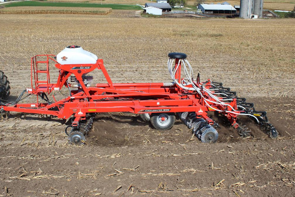 Kuhn CCX 9000-21 8005-14 & 8010-14 for sale at H&R Agri-Power, Kentucky, Illinois, Tennessee, Alabama, Mississippi and Indiana Kuhn CCX 9000-21 8005-14 & 8010-14 for sale at H&R Agri-Power, Kentucky, Illinois, Tennessee, Alabama, Mississippi and Indiana