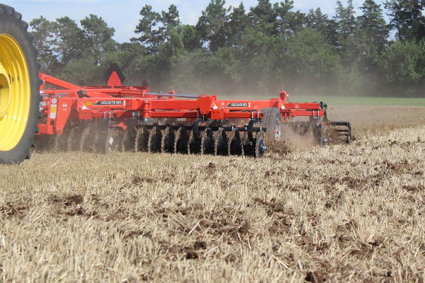 Kuhn | High Speed Vertical Tillage | Excelerator® 8005 for sale at H&R Agri-Power, Kentucky, Illinois, Tennessee, Alabama, Mississippi and Indiana