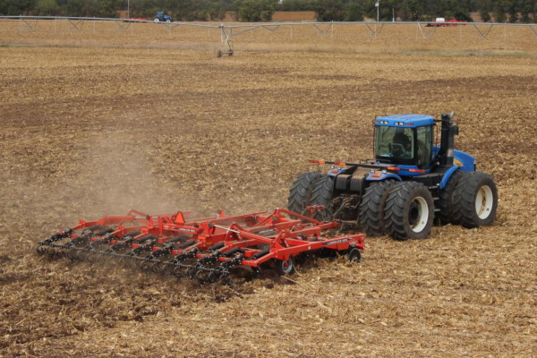 Kuhn LANDSAVER 4810-13F for sale at H&R Agri-Power, Kentucky, Illinois, Tennessee, Alabama, Mississippi and Indiana Kuhn LANDSAVER 4810-13F for sale at H&R Agri-Power, Kentucky, Illinois, Tennessee, Alabama, Mississippi and Indiana