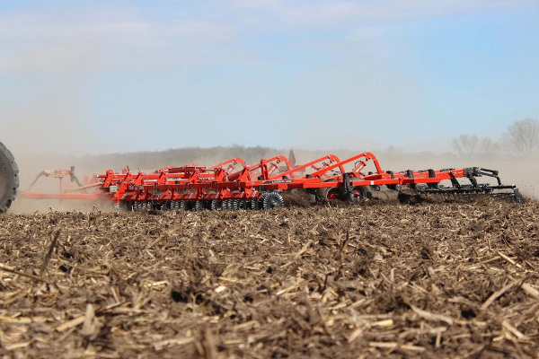 Kuhn | Soil Finishers | Landsman® 6205 for sale at H&R Agri-Power, Kentucky, Illinois, Tennessee, Alabama, Mississippi and Indiana