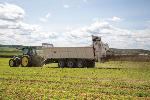 Kuhn | Rear-Discharge Spreaders | PXL 100 Series for sale at H&R Agri-Power, Kentucky, Illinois, Tennessee, Alabama, Mississippi and Indiana