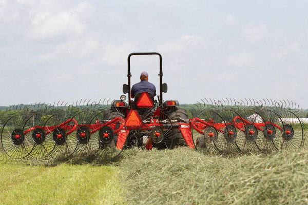 Kuhn | Wheel Rakes | SR 50 Series for sale at H&R Agri-Power, Kentucky, Illinois, Tennessee, Alabama, Mississippi and Indiana