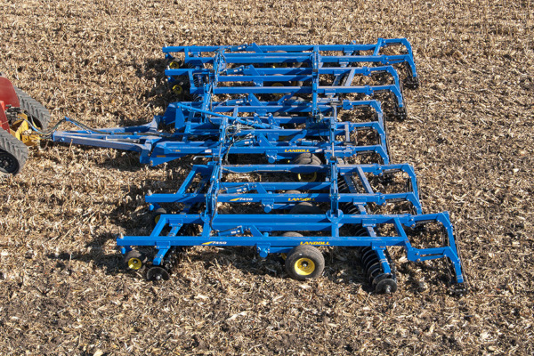 Landoll | Secondary Tillage & Seedbed Preparation | 7400 VT Plus for sale at H&R Agri-Power, Kentucky, Illinois, Tennessee, Alabama, Mississippi and Indiana