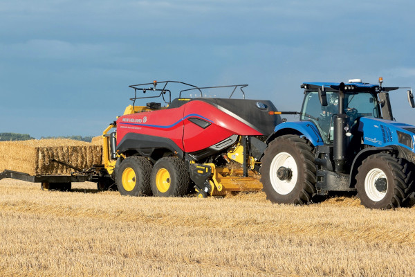 New Holland | Haytools & Spreaders | Big Baler High Density Series for sale at H&R Agri-Power, Kentucky, Illinois, Tennessee, Alabama, Mississippi and Indiana