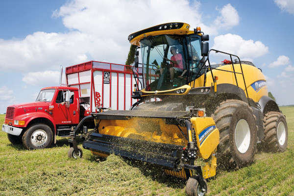 New Holland | Forage Equipment | FR Forage Cruiser SP Forage Harvesters for sale at H&R Agri-Power, Kentucky, Illinois, Tennessee, Alabama, Mississippi and Indiana