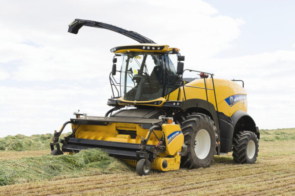 New Holland FR550 for sale at H&R Agri-Power, Kentucky, Illinois, Tennessee, Alabama, Mississippi and Indiana New Holland FR550 for sale at H&R Agri-Power, Kentucky, Illinois, Tennessee, Alabama, Mississippi and Indiana