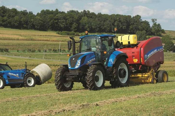 New Holland T5.120 Dual Command™ for sale at H&R Agri-Power, Kentucky, Illinois, Tennessee, Alabama, Mississippi and Indiana New Holland T5.120 Dual Command™ for sale at H&R Agri-Power, Kentucky, Illinois, Tennessee, Alabama, Mississippi and Indiana