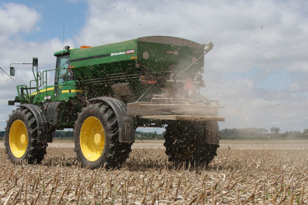 Salford John Deere® Chassis Mounted Spinner Spreader for sale at H&R Agri-Power, Kentucky, Illinois, Tennessee, Alabama, Mississippi and Indiana Salford John Deere® Chassis Mounted Spinner Spreader for sale at H&R Agri-Power, Kentucky, Illinois, Tennessee, Alabama, Mississippi and Indiana