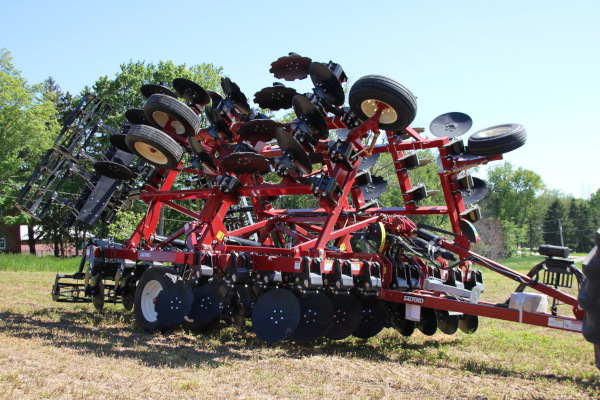 Salford | Conventional Tillage | 5200 Enforcer for sale at H&R Agri-Power, Kentucky, Illinois, Tennessee, Alabama, Mississippi and Indiana
