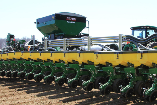 Salford Ferti-GO 4S for sale at H&R Agri-Power, Kentucky, Illinois, Tennessee, Alabama, Mississippi and Indiana Salford Ferti-GO 4S for sale at H&R Agri-Power, Kentucky, Illinois, Tennessee, Alabama, Mississippi and Indiana