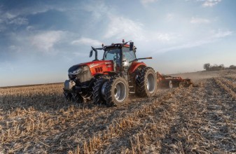 SetWidth1200 How Case IH Tractors Handle Different Soil Conditions