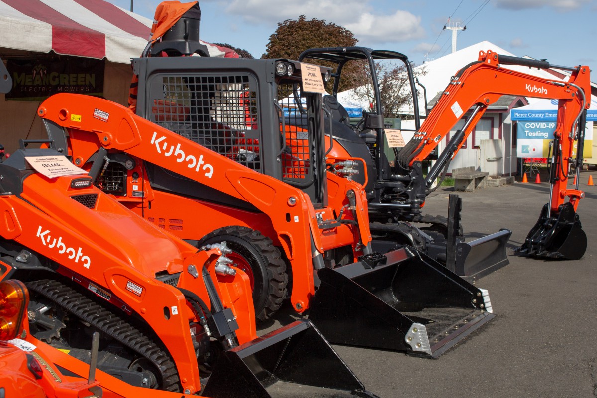 SetWidth1200 How to Choose the Best Kubota Construction Equipment 1