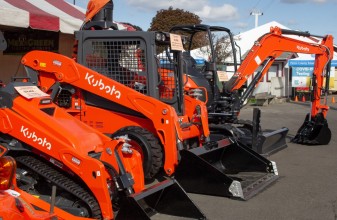 SetWidth1200 How to Choose the Best Kubota Construction Equipment 1