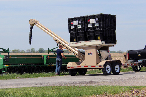 Unverferth 210-2 for sale at H&R Agri-Power, Kentucky, Illinois, Tennessee, Alabama, Mississippi and Indiana Unverferth 210-2 for sale at H&R Agri-Power, Kentucky, Illinois, Tennessee, Alabama, Mississippi and Indiana