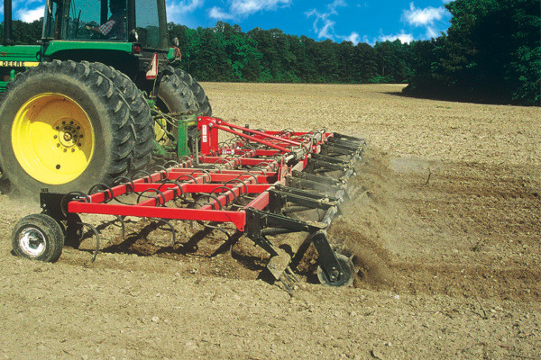 Unverferth Perfecta Field Cultivators for sale at H&R Agri-Power, Kentucky, Illinois, Tennessee, Alabama, Mississippi and Indiana Unverferth Perfecta Field Cultivators for sale at H&R Agri-Power, Kentucky, Illinois, Tennessee, Alabama, Mississippi and Indiana