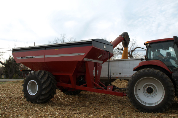 Unverferth 1060 for sale at H&R Agri-Power, Kentucky, Illinois, Tennessee, Alabama, Mississippi and Indiana Unverferth 1060 for sale at H&R Agri-Power, Kentucky, Illinois, Tennessee, Alabama, Mississippi and Indiana