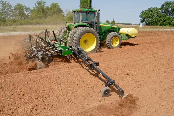 Unverferth | Seedbed Tillage | Ripper-Bedder for sale at H&R Agri-Power, Kentucky, Illinois, Tennessee, Alabama, Mississippi and Indiana