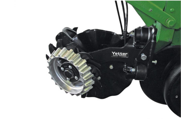 Yetter | Air Adjust Series | 2940-010 Air Adjust™ Coulter/Row Cleaner Combo for sale at H&R Agri-Power, Kentucky, Illinois, Tennessee, Alabama, Mississippi and Indiana