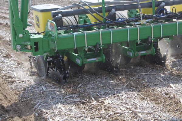 Yetter | Planting Equipment | Air Adjust Series for sale at H&R Agri-Power, Kentucky, Illinois, Tennessee, Alabama, Mississippi and Indiana