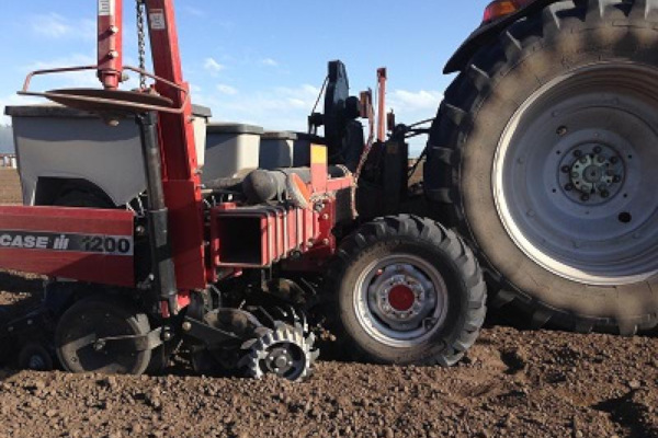 Yetter | Row Cleaners | Planter-Mount Row Cleaner Combos for sale at H&R Agri-Power, Kentucky, Illinois, Tennessee, Alabama, Mississippi and Indiana