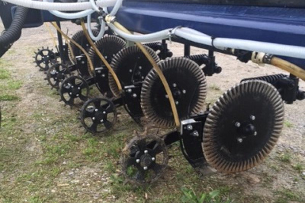 Yetter | Fertilizer Equipment | Sealers for Side-Dress & Pre-Apply - Products  for sale at H&R Agri-Power, Kentucky, Illinois, Tennessee, Alabama, Mississippi and Indiana