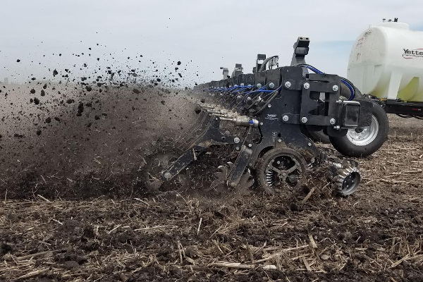 Yetter | Fertilizer Equipment | Strip-Till Units for sale at H&R Agri-Power, Kentucky, Illinois, Tennessee, Alabama, Mississippi and Indiana