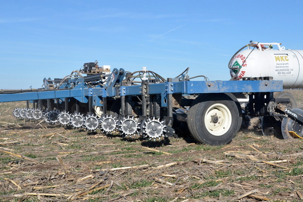 Yetter | Fertilizer Equipment | Toolbar-Mount Row Cleaners for sale at H&R Agri-Power, Kentucky, Illinois, Tennessee, Alabama, Mississippi and Indiana