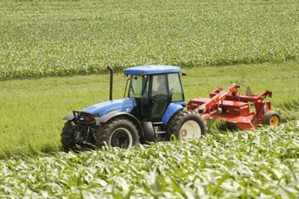 New Holland Ag Products H7560 (PRIOR MODEL) for sale at H&R Agri-Power New Holland Ag Products H7560 (PRIOR MODEL) for sale at H&R Agri-Power