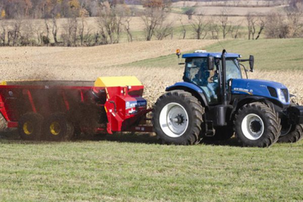 New Holland Ag Products Duratank 2600S for sale at H&R Agri-Power New Holland Ag Products Duratank 2600S for sale at H&R Agri-Power