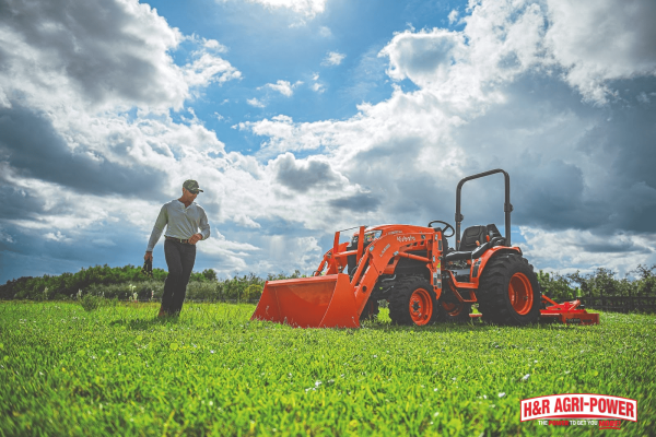 Kubota tractor demonstrating horsepower, hydraulics, and loader capability for Tennessee farm operations